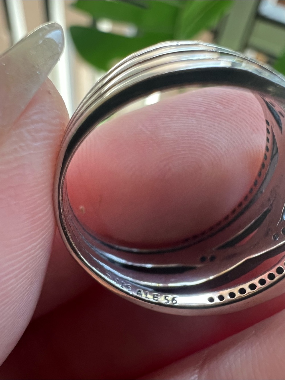 Multi-Band Crossover Ring – Size 8 - Picture 7 of 17